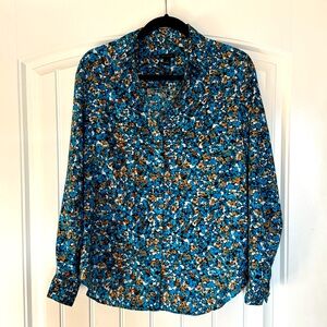Ann Taylor button up top very soft fabric